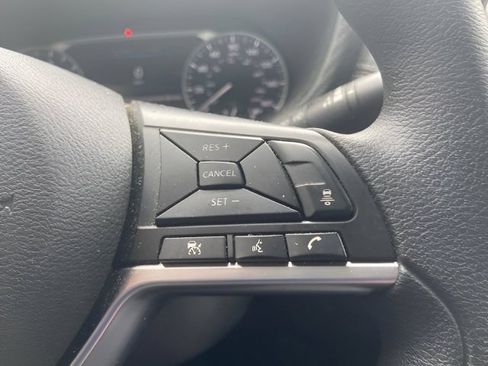 Used 2024 Nissan Sentra SV FWD image 14
