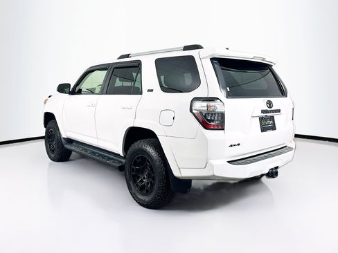 Used 2019 Toyota 4Runner SR5 AWD/4WD image 5
