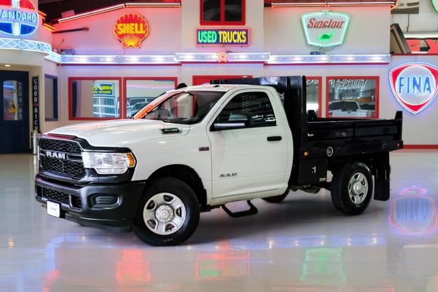 Used 2022 RAM 3500 Tradesman RWD image 2