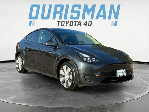 Used 2024 Tesla Model Y Long Range image 9