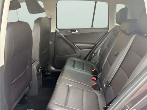 Used 2016 Volkswagen Tiguan S image 31