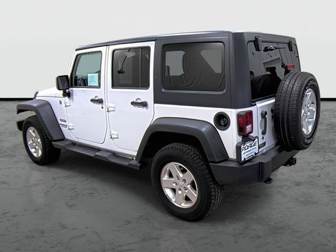 Used 2014 Jeep Wrangler Unlimited Sport w/ Quick Order Package 24S AWD/4WD image 2
