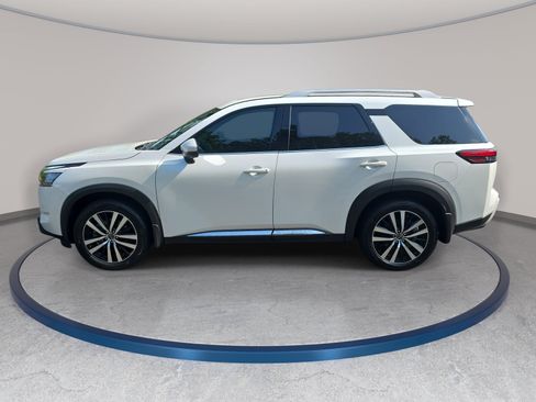 Used 2025 Nissan Pathfinder Platinum AWD/4WD image 8
