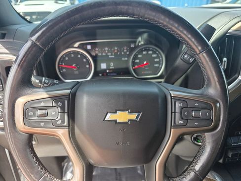 Used 2022 Chevrolet Silverado 3500 High Country w/ Technology Package AWD/4WD image 17