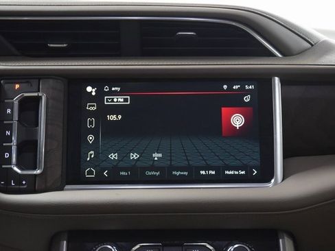 Used 2024 GMC Yukon XL Denali image 34