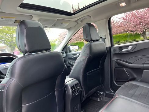 Used 2022 Ford Escape SEL w/ SEL Stealth AWD Package image 27