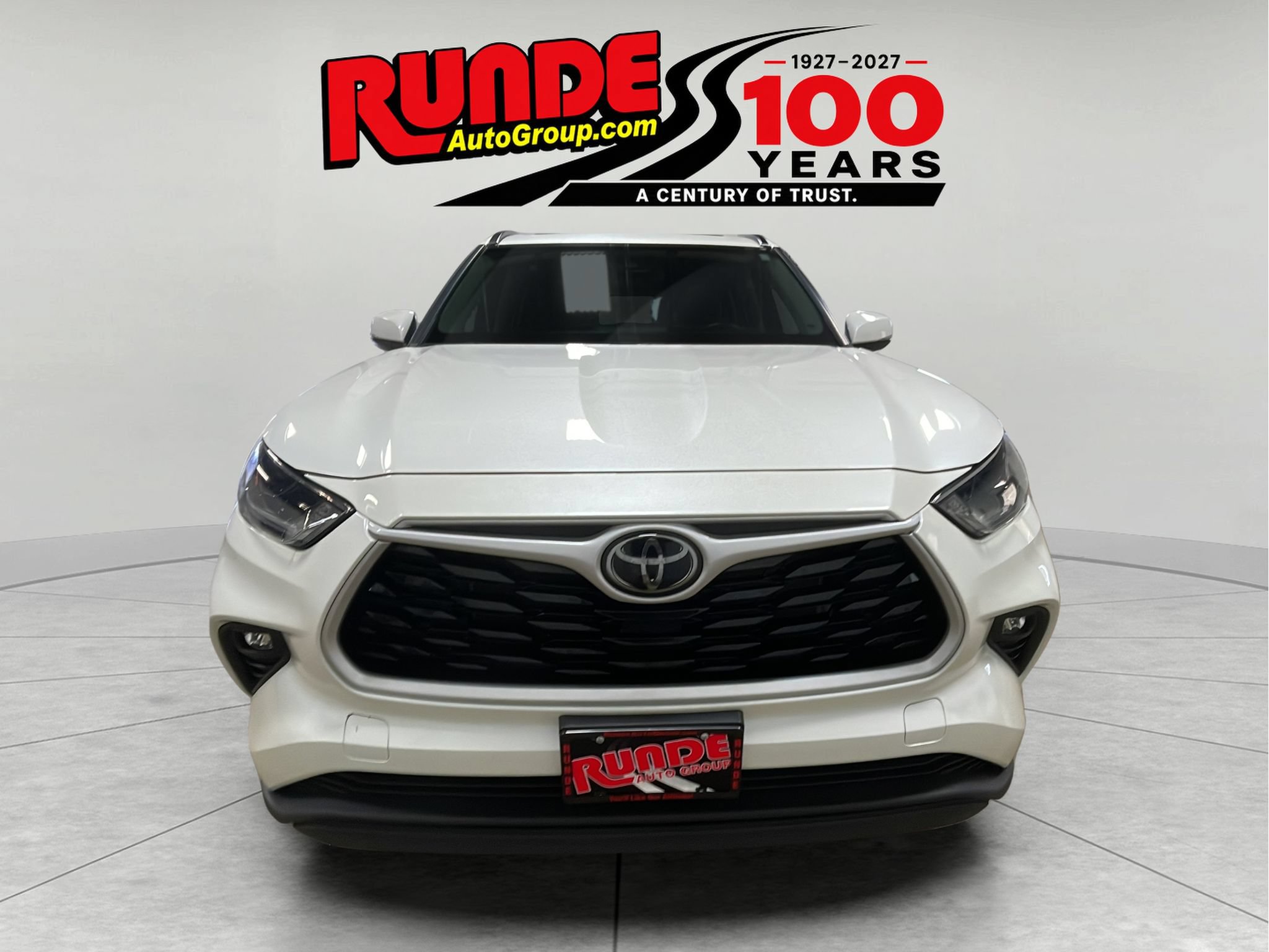 Used 2021 Toyota Highlander XLE AWD/4WD image 8