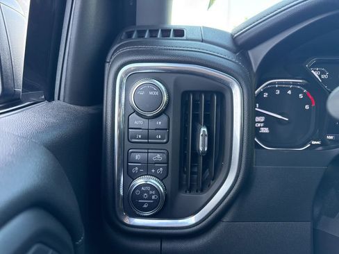 Used 2021 GMC Sierra 1500 Elevation w/ Preferred Package image 17