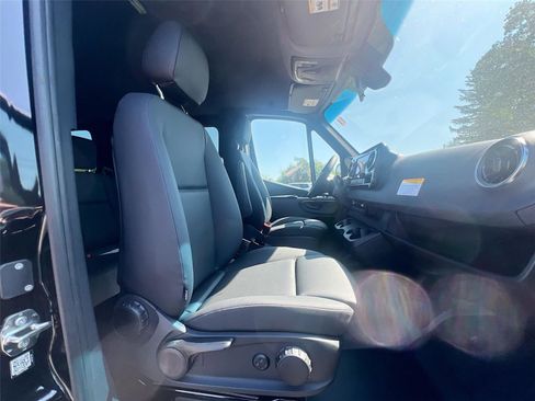 New 2025 Mercedes-Benz Sprinter 2500 image 23