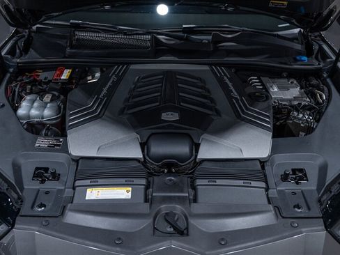 Used 2021 Lamborghini Urus AWD/4WD image 44