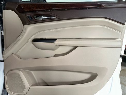 Used 2015 Cadillac SRX Luxury w/ Driver Awareness Package image 29