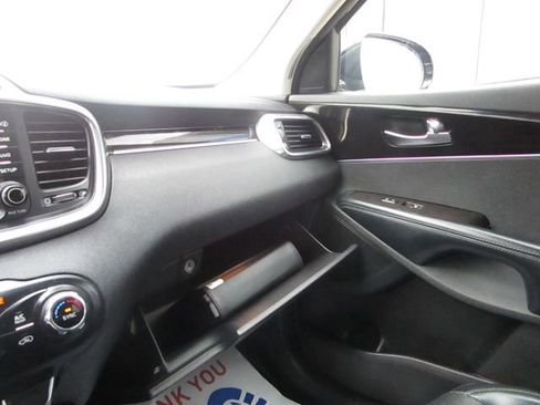 Used 2018 Kia Sorento EX image 13