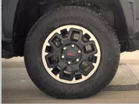 Used 2025 Toyota Tacoma TRD Off-Road AWD/4WD image 23