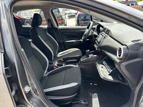 Used 2025 Nissan Versa S FWD image 17