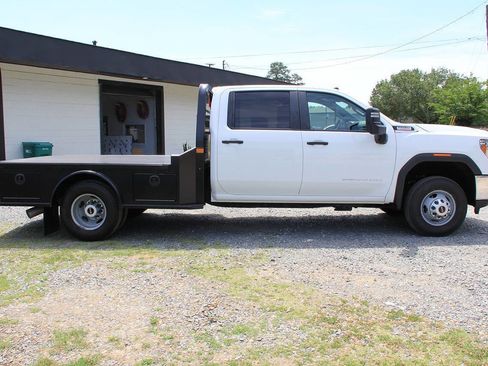 Used 2021 GMC Sierra 3500 4x4 Crew Cab w/ Convenience Package image 9