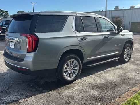 Used 2023 GMC Yukon SLT w/ SLT Premium Package RWD image 7