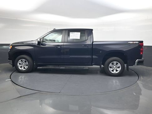 Used 2022 Chevrolet Silverado 1500 LT AWD/4WD image 12
