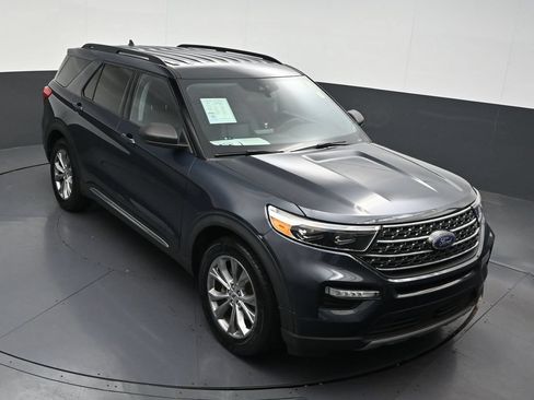 Used 2022 Ford Explorer XLT w/ Equipment Group 202A RWD image 16