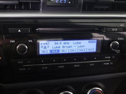 Used 2015 Toyota Corolla L image 26