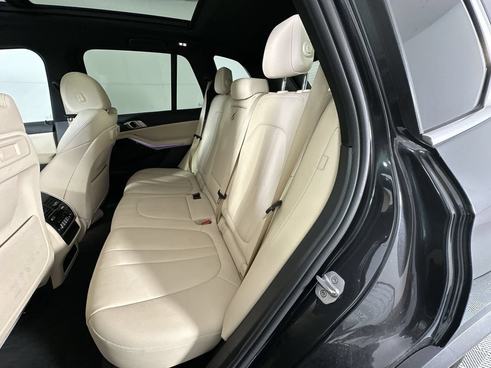 Used 2019 BMW X5 xDrive40i w/ Convenience Package AWD/4WD image 18