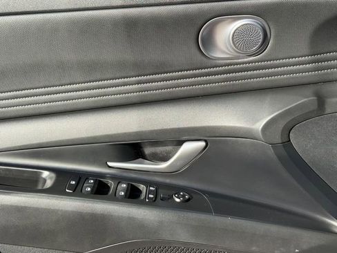 Used 2023 Hyundai Elantra SEL w/ Convenience Package image 22