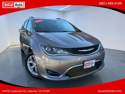 Used 2017 Chrysler Pacifica Touring-L w/ Tire & Wheel Group