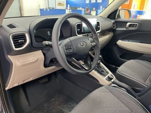 New 2026 Hyundai Venue SEL FWD image 18