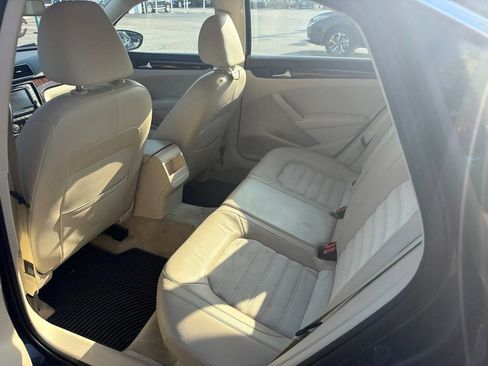 Used 2012 Volkswagen Passat TDI SEL Premium FWD image 5
