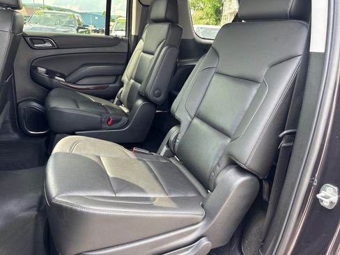 Used 2018 GMC Yukon XL SLT w/ Premium Edition AWD/4WD image 14