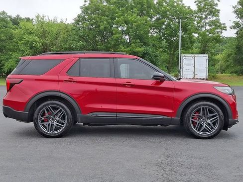 Used 2025 Ford Explorer ST w/ Sun And Sound Package AWD/4WD image 10