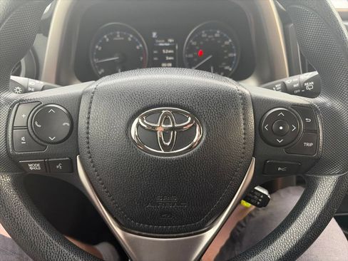 Used 2017 Toyota RAV4 LE w/ Carpet Mat Package AWD/4WD image 23