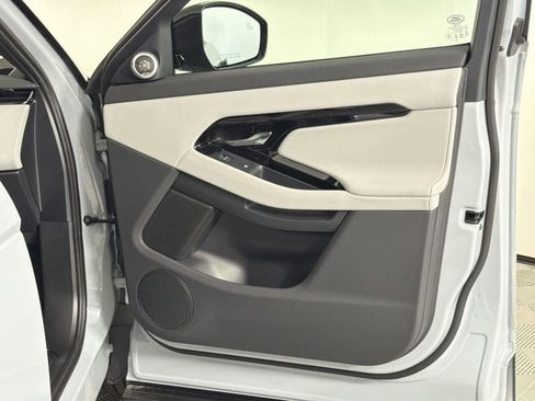 New 2026 Land Rover Range Rover Evoque S image 32