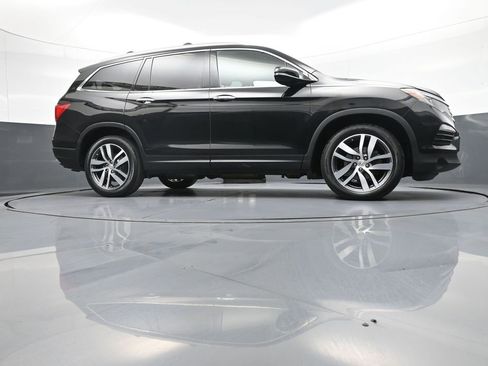 Used 2017 Honda Pilot Elite image 33