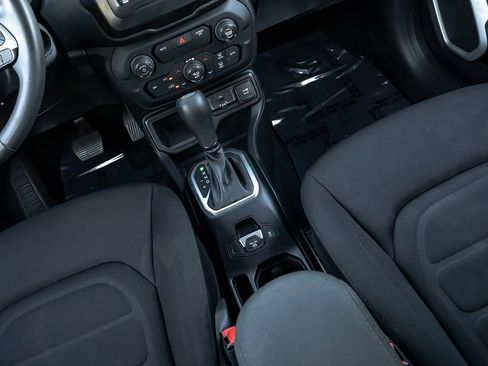 Used 2018 Jeep Renegade Latitude image 15