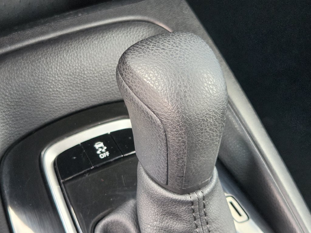 Used 2025 Toyota Corolla LE FWD image 21
