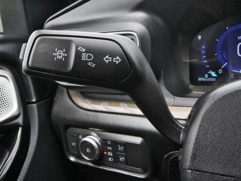 Used 2022 Ford Explorer Platinum w/ Equipment Group 601A RWD image 21