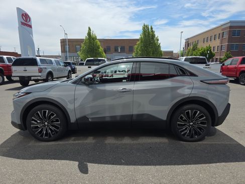 Used 2026 Toyota C-HR AWD/4WD image 6