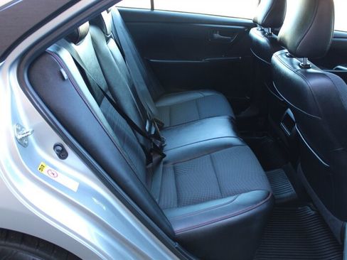 Used 2015 Toyota Camry SE w/ Moonroof Package FWD image 15