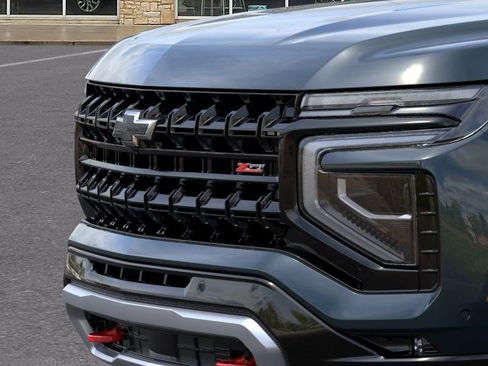 New 2026 Chevrolet Suburban Z71 AWD/4WD image 13