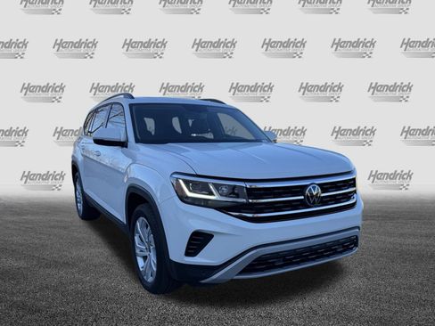 Used 2023 Volkswagen Atlas SE w/ Panoramic Sunroof Package image 2