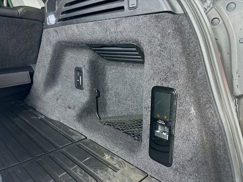 Used 2025 Land Rover Range Rover Sport SE image 24