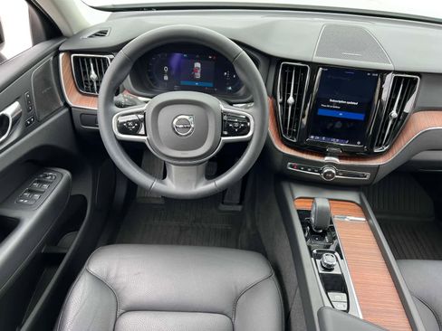 Used 2023 Volvo XC60 B5 Plus w/ Climate Package image 15