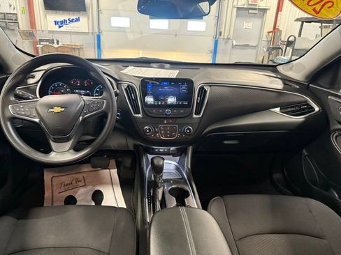Used 2025 Chevrolet Malibu LT FWD image 20