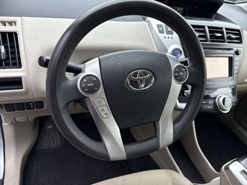 Used 2013 Toyota Prius V Three image 18