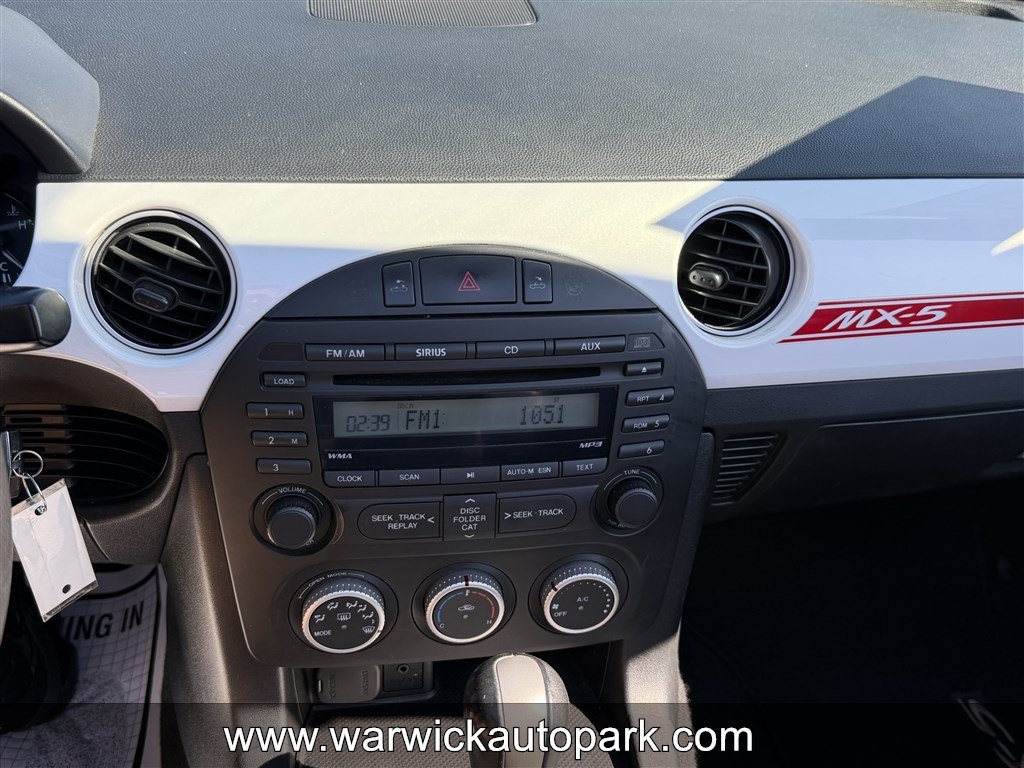 Used 2015 MAZDA MX-5 Miata Club RWD image 9