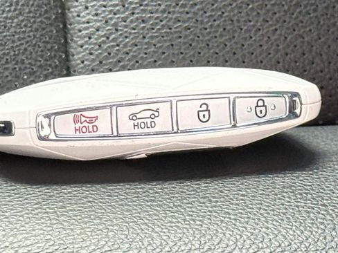 Used 2025 Genesis G70 2.5T image 23