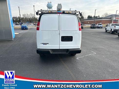 Used 2017 Chevrolet Express 2500 image 7