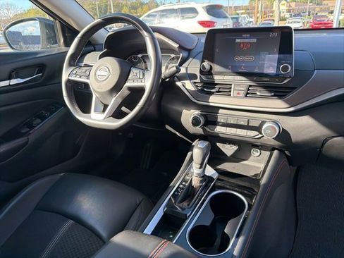 Used 2024 Nissan Altima 2.5 SR image 34