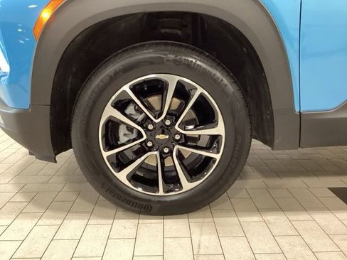 Used 2025 Chevrolet TrailBlazer LT w/ LT Cold Weather Package AWD/4WD image 21