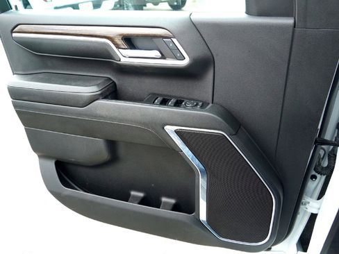 Used 2024 GMC Sierra 1500 SLE image 23